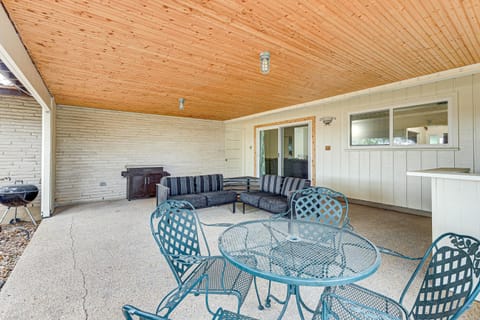 Charming San Antonio Abode about 10 Mi to River Walk! House in San Antonio