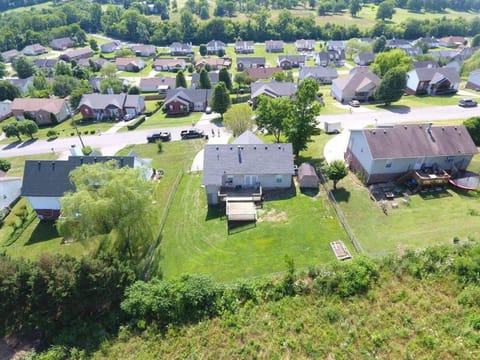 20 mins to Nashville, fenced yard included House in Goodlettsville