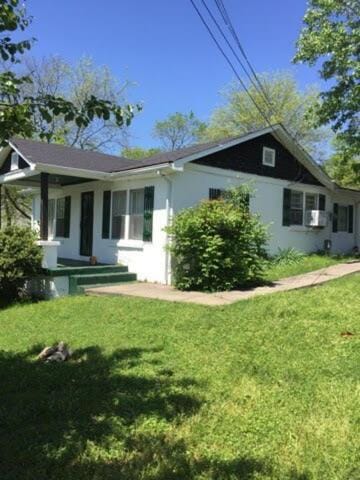 Charming 3-Bed, 1,5 Bath Home - Entire Space Just for You! House in Goodlettsville