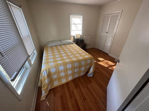 Charming 3-Bed, 1,5 Bath Home - Entire Space Just for You! House in Goodlettsville