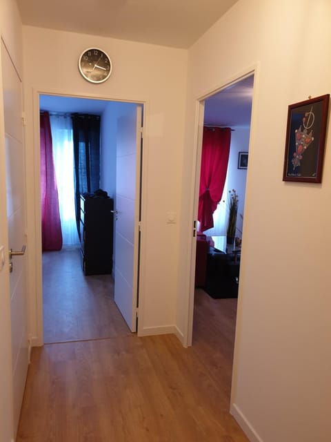 Grand F3 CONFORTABLE 5 mn de Paris et proche Disneyland Apartment in Créteil