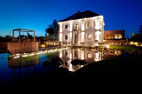 Property building, Night