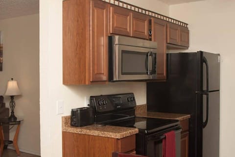 Can't get closer to Fort Sill then this! Apartment in Lawton