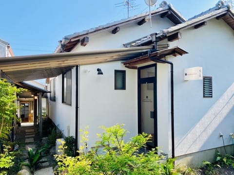 Property building, Facade/entrance, Inner courtyard view