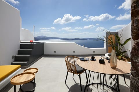 Patio, Day, Natural landscape, View (from property/room), Balcony/Terrace, Living room, Seating area, Dining area, Mountain view, Sea view