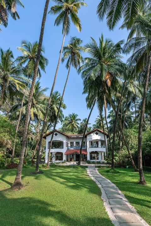 Property building, Day, Garden, Garden view