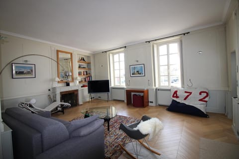 La magie du Port de Vannes et son centre historique à pied et 2 places de parking en souterrain Apartment in Séné