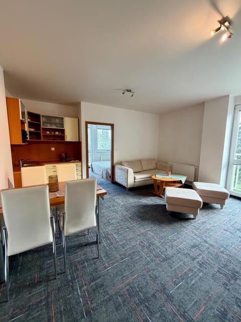 Coffee/tea facilities, Living room, Photo of the whole room, furniture