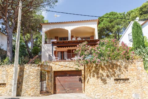 Property building, Facade/entrance, Off site