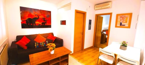 Living room, Photo of the whole room