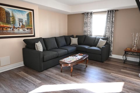 Elgin Suite Apartment in Niagara Falls