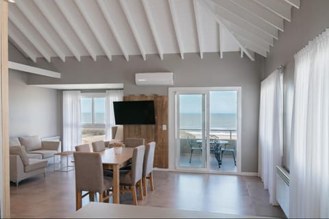 TV and multimedia, Balcony/Terrace, air conditioner