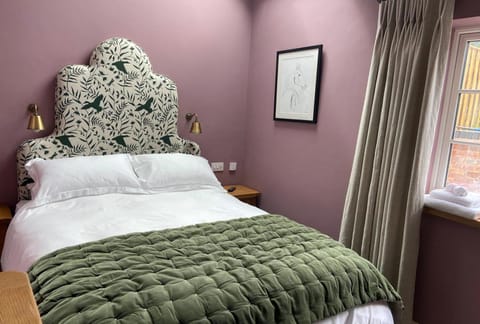 Photo of the whole room, Decorative detail, Bedroom