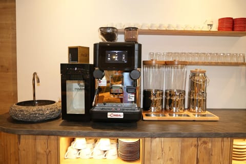 Food and drinks, Food, Drinks