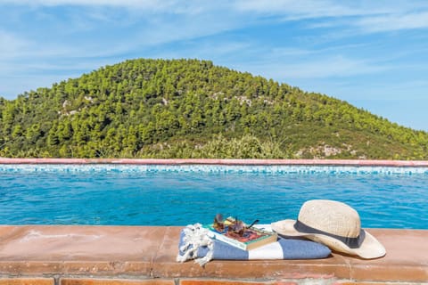 Day, Natural landscape, Swimming pool