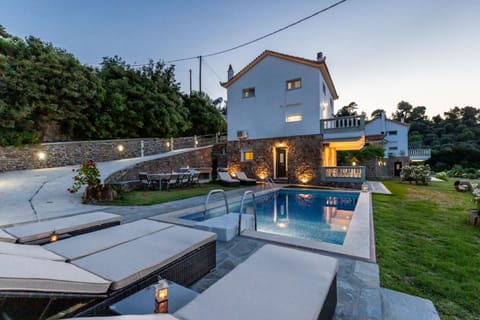 Property building, Patio, Natural landscape, Garden view, Pool view, Swimming pool, sunbed