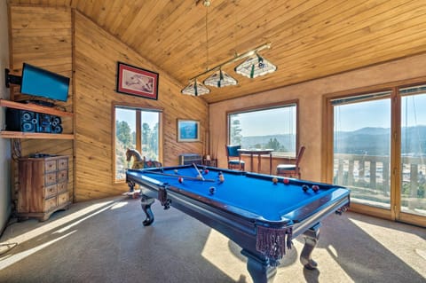 Ruidoso Home with Hot Tub, Mtn Views and Game Room! House in Ruidoso