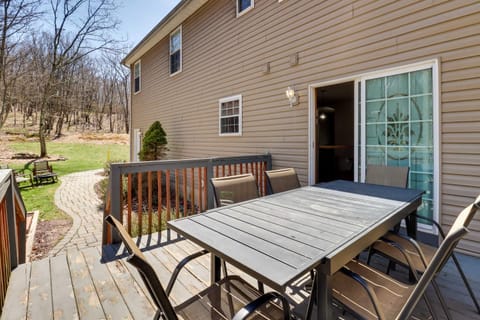 Deck, Game Room and Fire Pit Poconos Retreat House in Tunkhannock Township