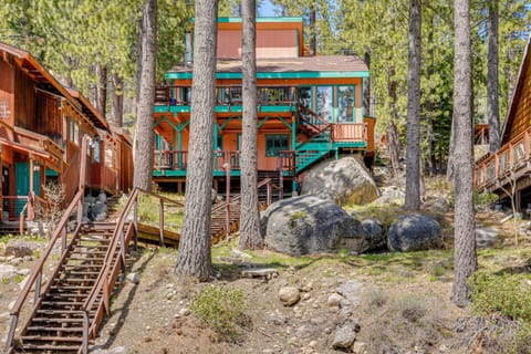 Waterfront Truckee Cabin on Donner Lake! Cabin in Donner Lake