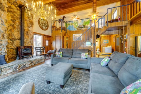 Waterfront Truckee Cabin on Donner Lake! Cabin in Donner Lake