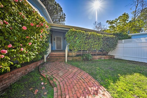 La Jolla Home and Detached Suite Hot Tub and Backyard House in La Jolla Shores