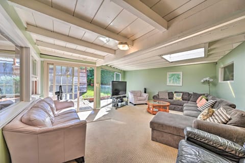 La Jolla Home and Detached Suite Hot Tub and Backyard House in La Jolla Shores