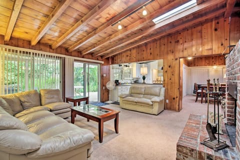 La Jolla Home and Detached Suite Hot Tub and Backyard House in La Jolla Shores