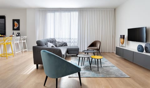 TV and multimedia, Living room, Seating area