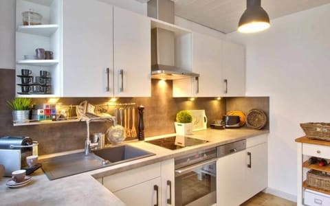 Coffee/tea facilities, Kitchen or kitchenette, Decorative detail