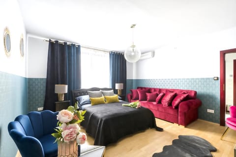 Bed, Photo of the whole room, Seating area, Bedroom, Area and facilities