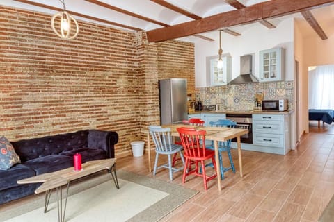 Beams & Bricks Apartment in Valencia