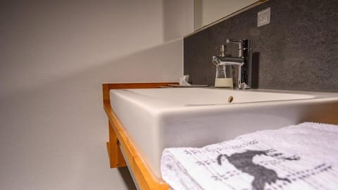 Bathroom, Other, Decorative detail