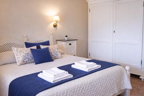 Bed, Photo of the whole room, Bedroom, towels, wardrobe