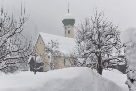 Nearby landmark, Winter