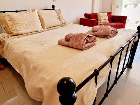 B103 Vanessa Lovely Studio Apartment in Peyia