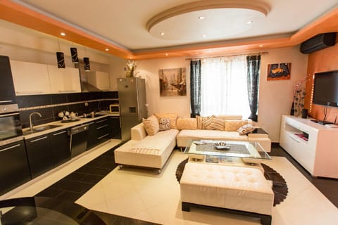 Kitchen or kitchenette, Living room, Seating area