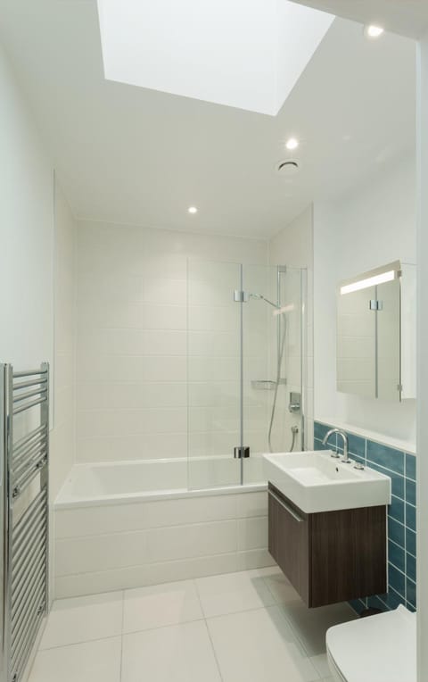 Bathroom, Spa and wellness centre/facilities