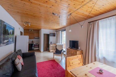 TV and multimedia, Living room, Photo of the whole room, Seating area