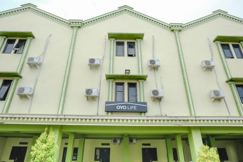 Facade/entrance