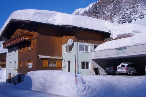 Property building, Winter
