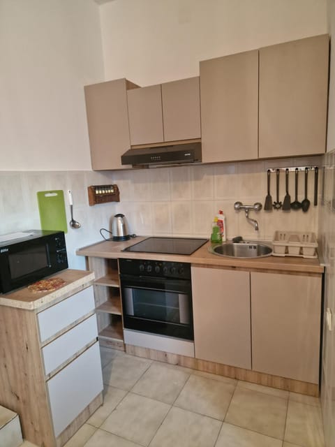 Coffee/tea facilities, minibar, pet friendly, stove