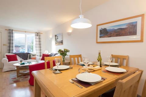 Blaeberry Cottage House in Aviemore
