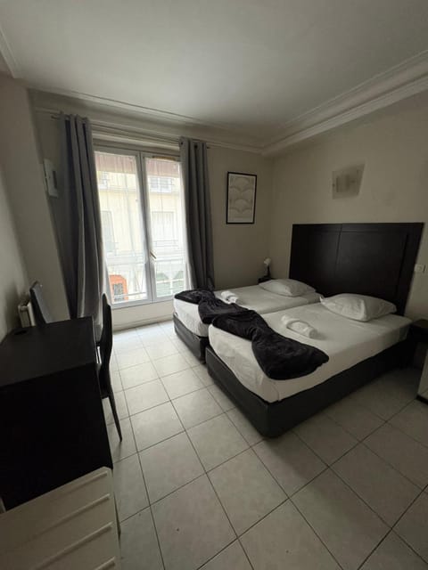 HOTEL DU MONT LOUIS Hotel in Paris