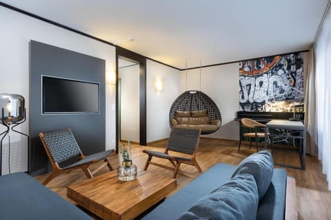 Living room, Seating area