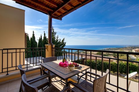 View (from property/room), Balcony/Terrace, Seating area, Dining area, Sea view