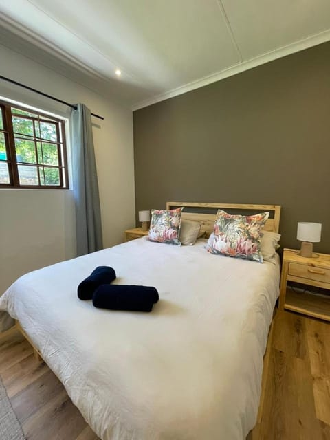 Brummer House - Living The Breede House in Western Cape