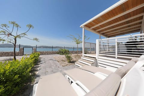 Patio, Facade/entrance, Area and facilities