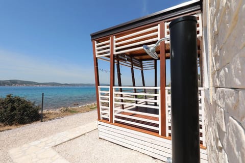 Shower, Property building, Facade/entrance