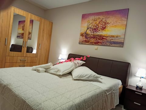 Bed, Photo of the whole room, Bedroom, wardrobe