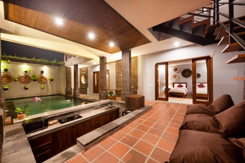 Kitchen or kitchenette, Seating area, Swimming pool